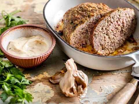 Lavasgehaktbroodje met mayonaise