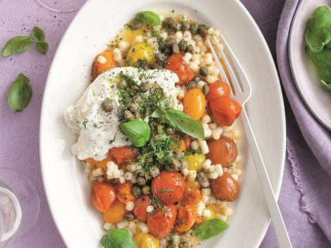 Fregola sarda met kerstomaatjes en burrata