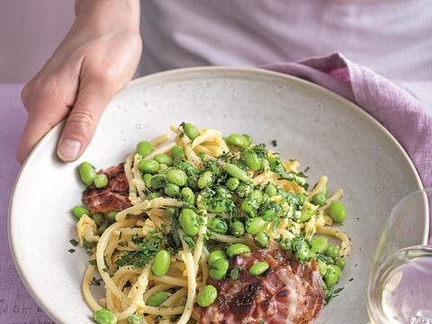 Carbonara met erwtjes, tuinbonen en pancetta