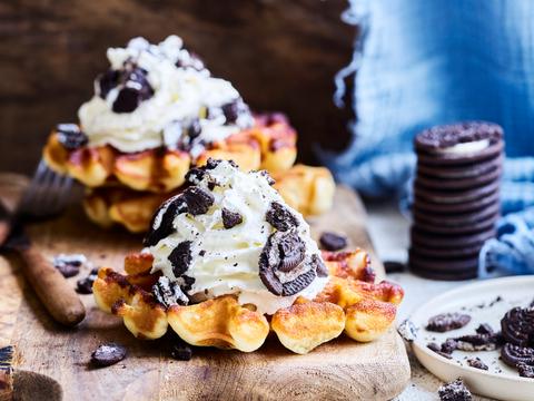 Luikse wafels met slagroom en koekjes-crumble