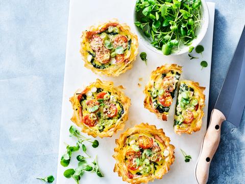 Miniquiches van filodeeg met spinazie