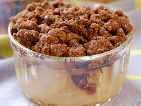 Chocoladecrumble met peertjes