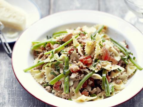 Pasta met tonijn, tomaat en boontjes 