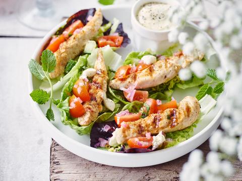 Slawraps met gegrilde kippenreepjes