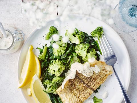 Gebakken pladijsfilets met spinazie
