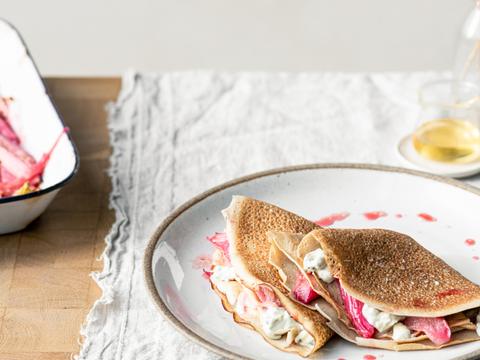 Boekweitpannenkoek met rabarber