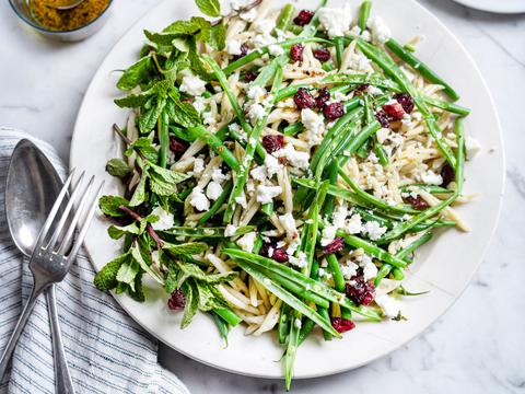 Koude pastasalade met boontjes