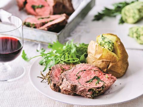 Kruidige rosbief met gepofte aardappel