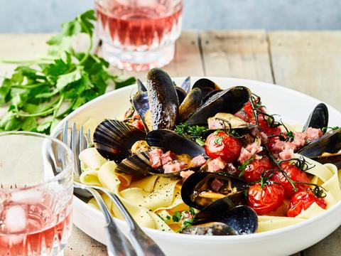 Pappardelle met Salamini italiani alla Cacciatora