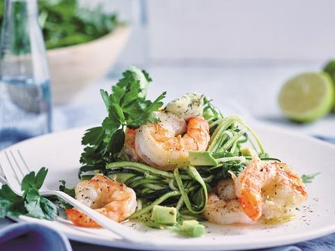 Courgetti met scampi's en limoen-knoflookboter