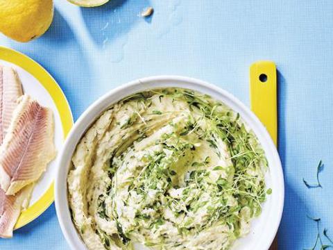 Zomerpuree met gerookte forel en zure room