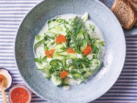 Komkommersalade met dille en zalmeitjes