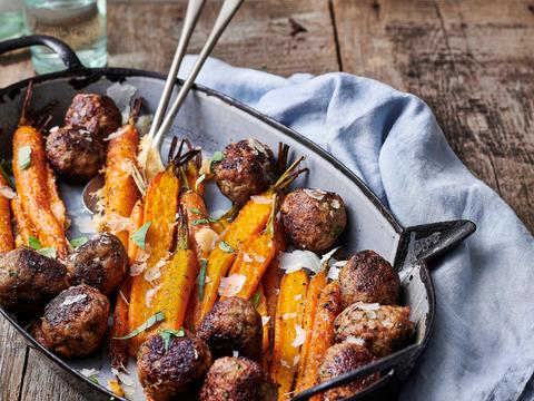 Knoflook-parmezaanwortelen met gehaktballetjes