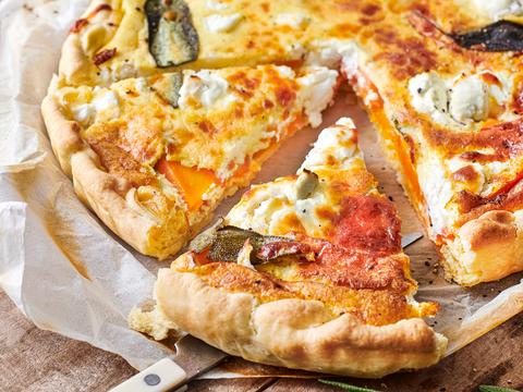 Quiche met wortel, geitenkaas en salie