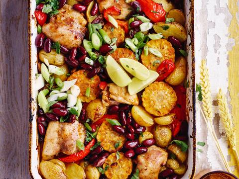 Kip met krieltjes en maïs uit de oven
