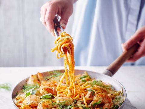 Linguine met scampi’s, venkel en paprikasaus