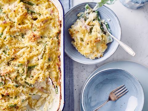 Macaroni met bloemkoolsaus en boontjes