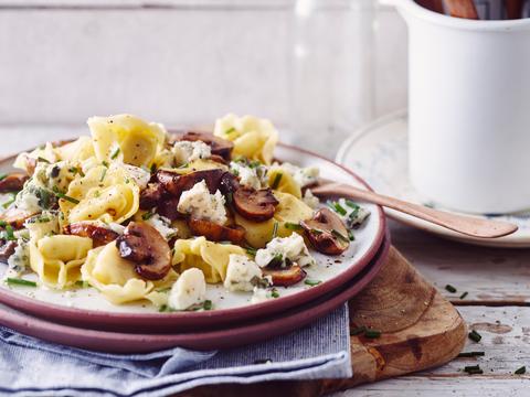 Tortelloni met champignons en blauwe kaas