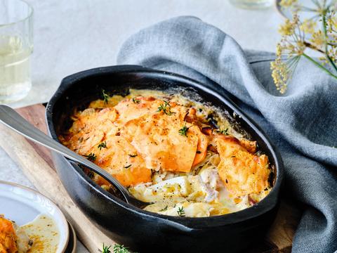 Ovenschotel met kabeljauw, prei en zoete aardappel