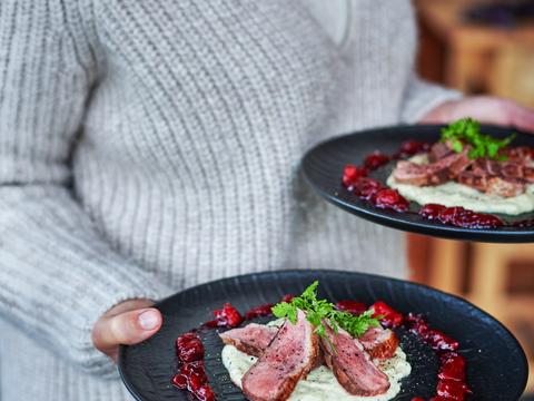 Eendenborst met cranberrysaus en pastinaakpuree