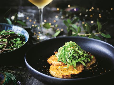 Tagliata van hert met spruitjessalade en gegrilde venkel