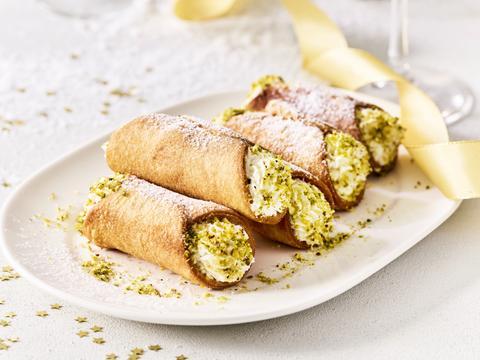 Cannoli met limoen-ricottacrème en pistache