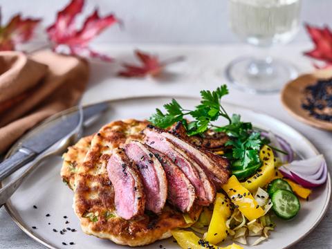 Chinees flatbread met oosters gemarineerde eend