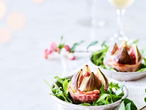 Vijgen met mozzarella en spek