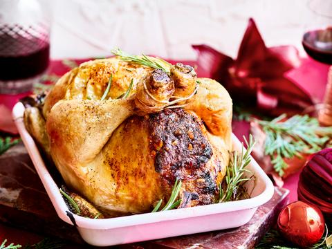 Gevulde kalkoen met gehakt, pancetta en abrikozen