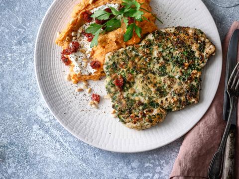 Kipschnitzel met kruiden-notenkorst
