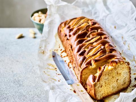 Amandel-perencake met gekonfijte gember