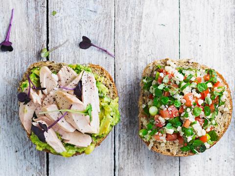 Volkorenbrood met tonijn en quinoa