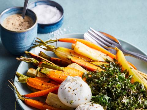Geroosterde wortelen met boerenkoolchips