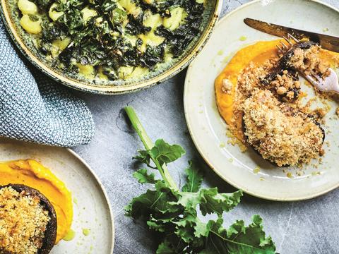 Gevulde portobello's met veggiegehakt en pompoenpuree