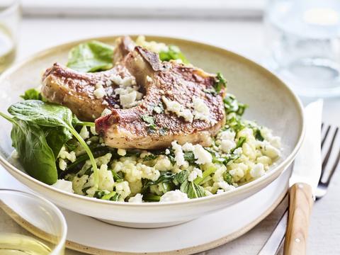 Risotto met lamskoteletjes, jonge spinazie en feta  