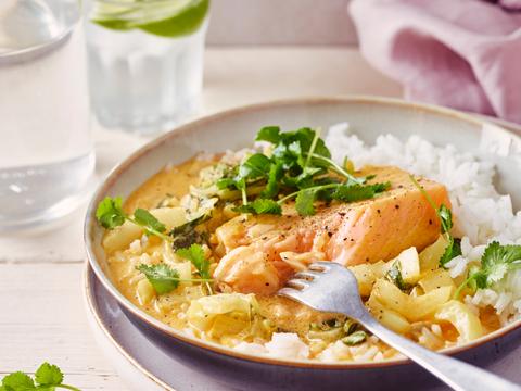 Zalm in kokos-wortelsaus