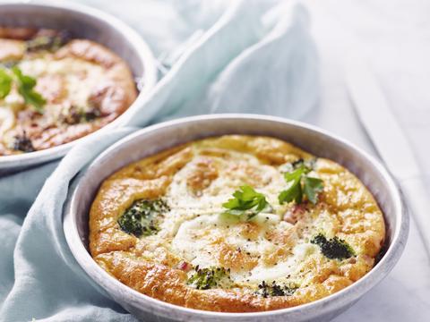 korstloze quiche met ham, broccoli en spinazie