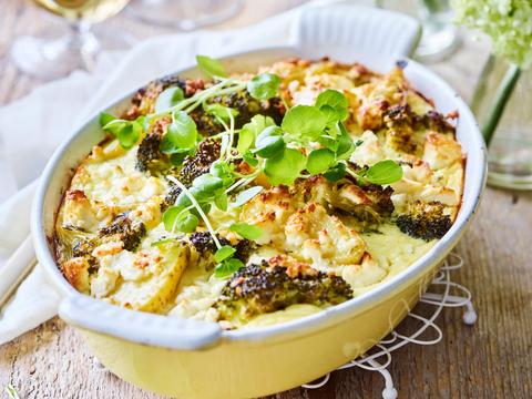 Hartige clafoutis met nieuwe patatjes, broccoli en feta