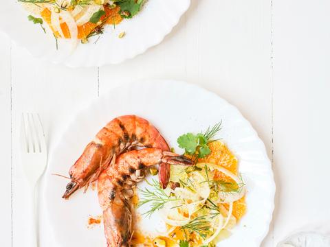 Venkel-citrussalade met gegrilde gamba’s