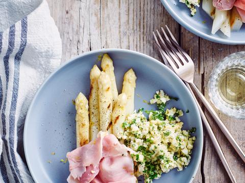 Gegrilde witte asperges met ham 