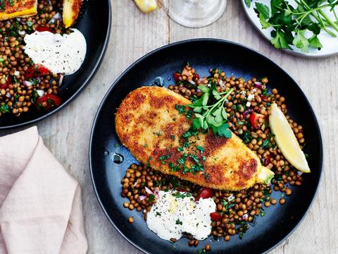 Courgetteschnitzel met linzen-kruidensalade