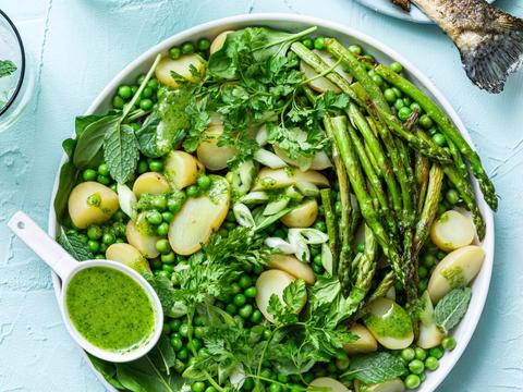 Groene krieltjessalade met korianderpesto 