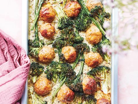 Kippenballetjes met broccoli en mosterdroom