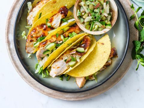 Taco’s met pulled chicken en rabarbersalsa