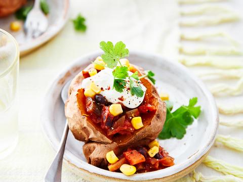 Gepofte zoete aardappel met chili sin carne