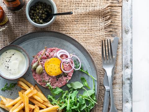 Steak tartaar met frietjes