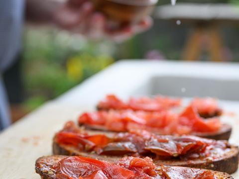 Pan con tomate