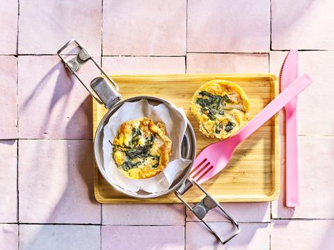 eimuffins met spinazie, feta en chorizo