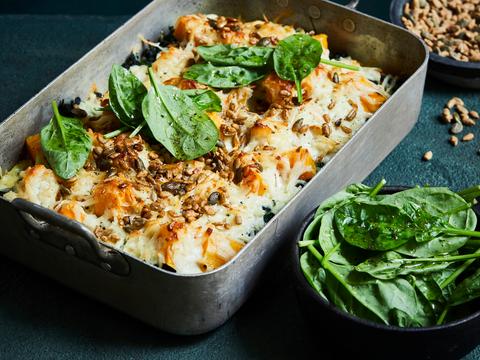 Pompoengratin met spinazie en halloumikorst