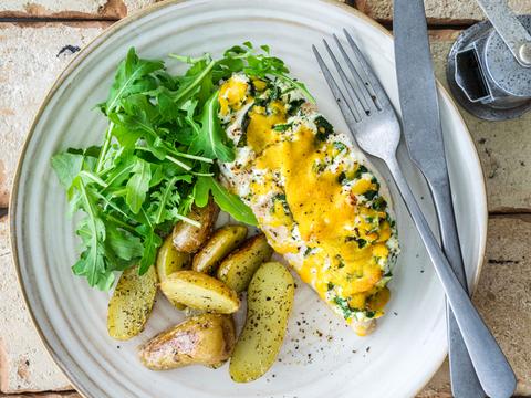 Kippenflapjes met ricotta, spinazie en gebakken krieltjes